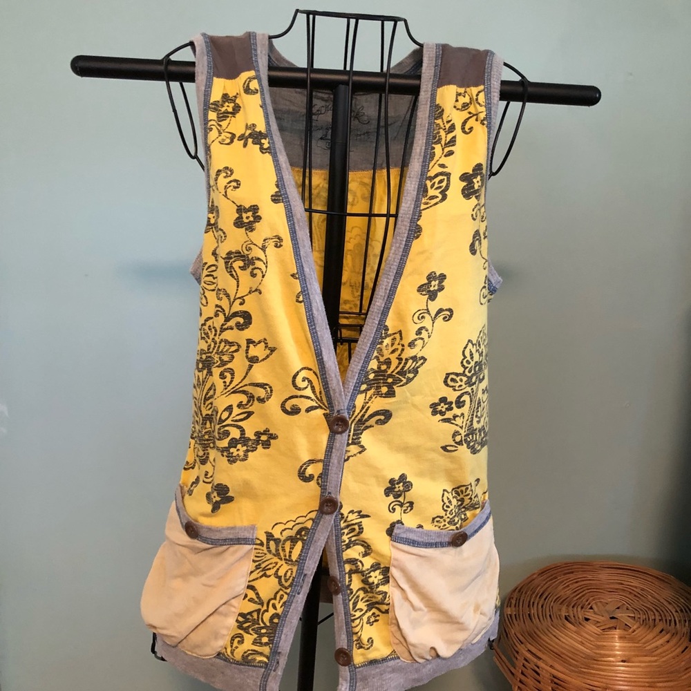 Vest - Picture 4 of 5